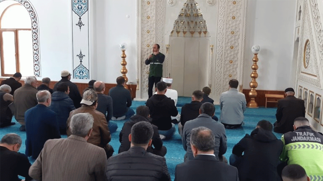 Bayburt'ta cami cemaatine bağımlılıkla mücadele eğitimi