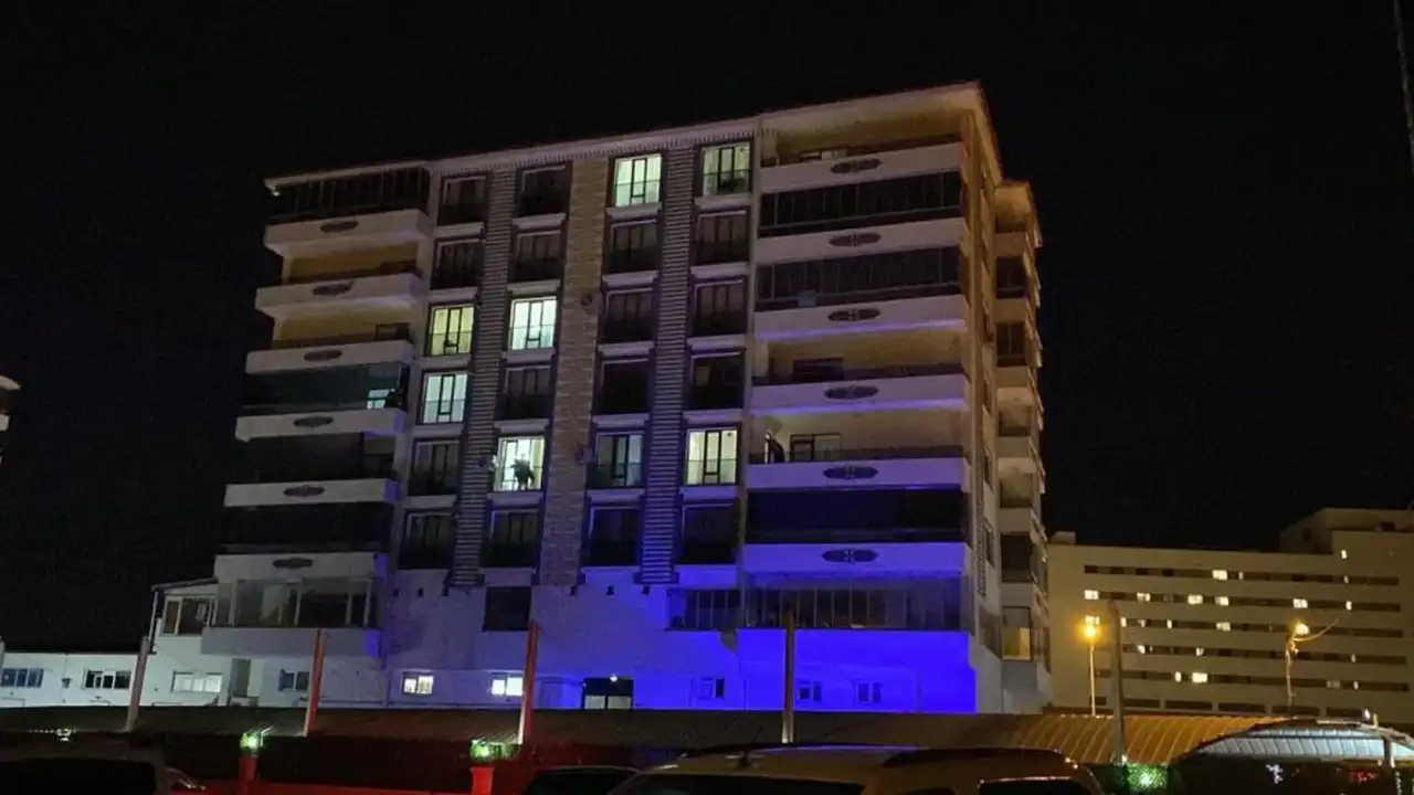 Cani koca çocuğunun gözü önünde eşini öldürdü