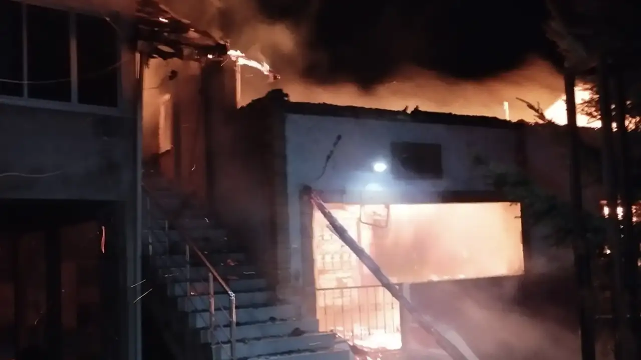 Ordu yaylasında korkutan Y-yangın! 3 ev küle döndü