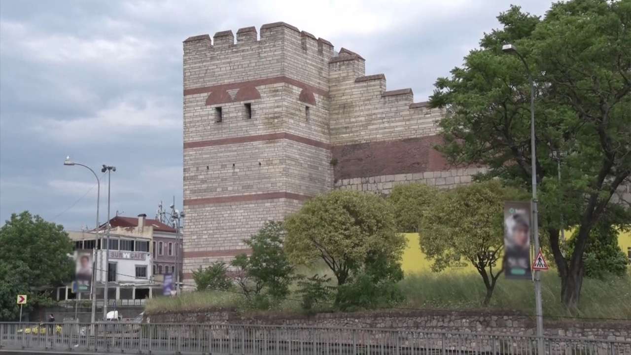 İstanbul Fatih'te ikinci surlar vahşeti son anda önlendi! Telefonlardaki kan donduran detay