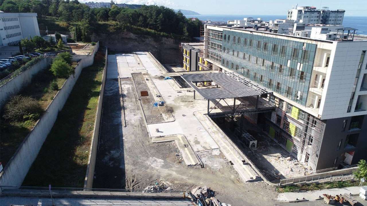 Trabzon’daki o projede gecikme tepkisi “Temeli 10 yıl önce atıldı, çürümeye terk edildi”