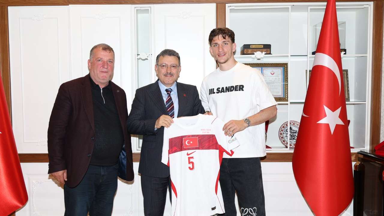 Ahmetcan Kaplan Trabzon’da Başkan Genç’i ziyaret etti