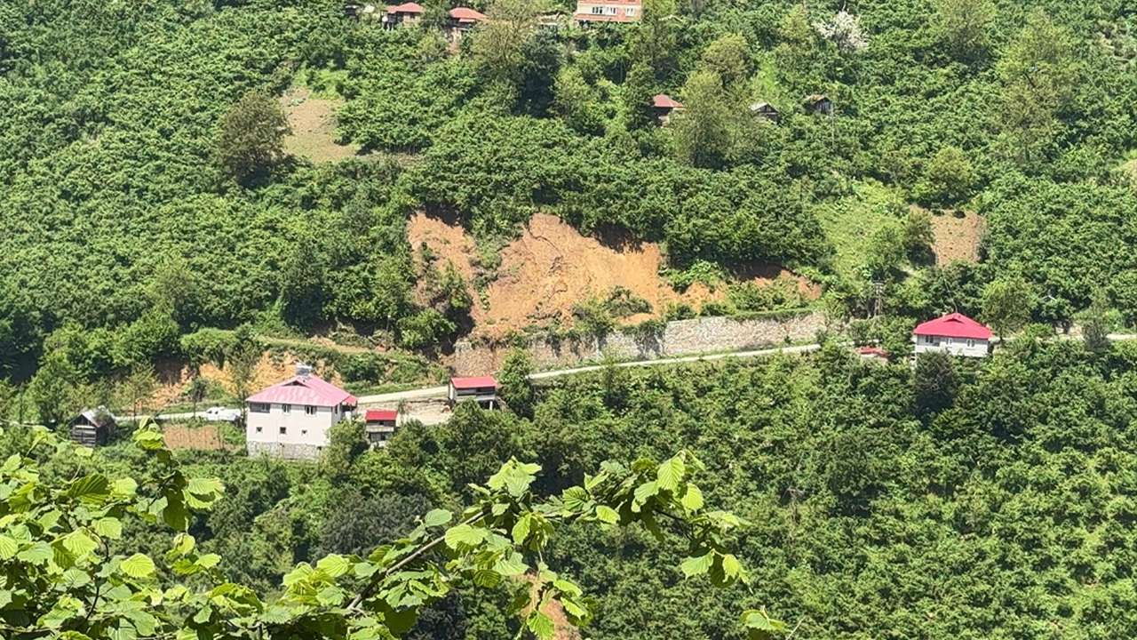 Bölgemizde heyelan alarmı: 33 ev boşaltıldı!