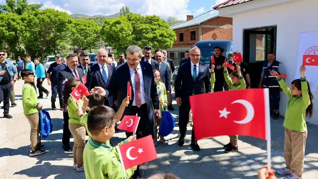 Bakan Tekin Giresun’da açılış yaptı: “En değerli yatırım insana yapılan yatırımdır”