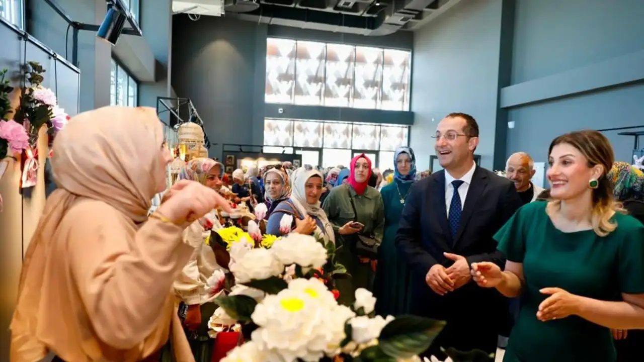 Akçaabat’ta Yıl Sonu Sergisi kapılarını açtı