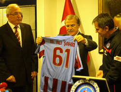 Şahin ile Güneş asker arkadaşı