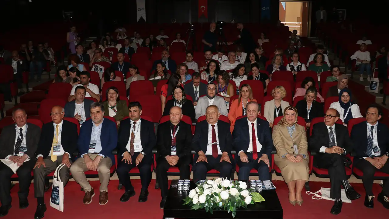 KTÜ'de yapay zeka ve simülasyon kongresi başladı