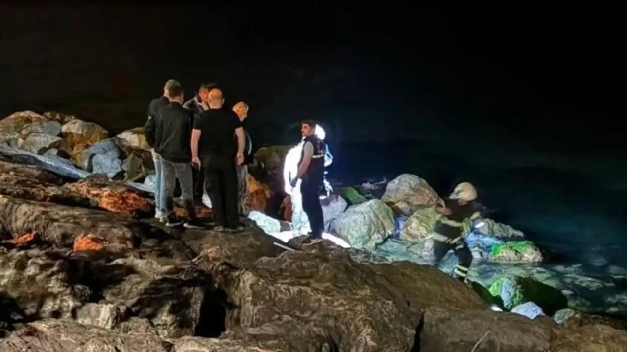 Emekli öğretmen denizde ölü bulundu