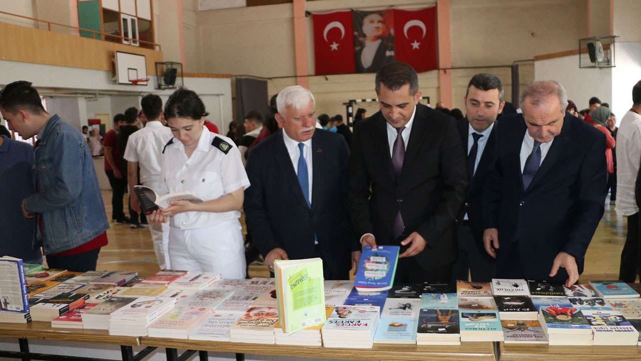 Trabzon'da Kitap Fuarı açıldı