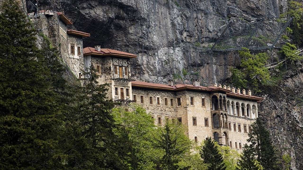 Sümela Manastırı ziyarete kapatılıyor: Giriş yapılamayacak