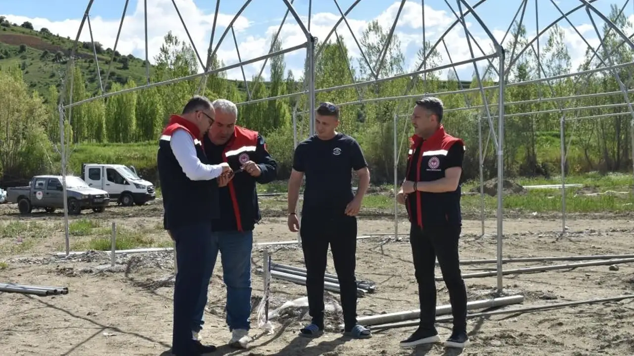 Bayburt'ta Eko Köy 2 Projesi'nde seralar tamamlanma aşamasında