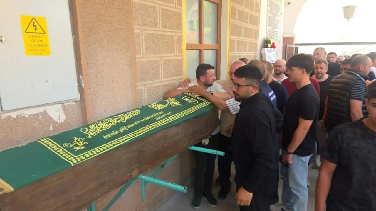 Acı tesadüf: Aynı kader iki kardeşi de motosiklet üzerinde yakaladı
