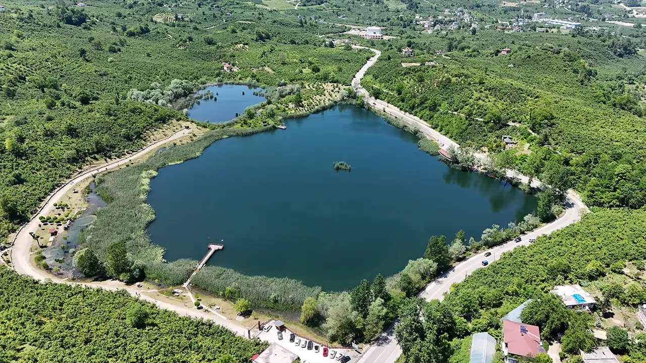 Ordu’daki Gaga Gölü hafta sonunda ziyaretçi akınına uğradı