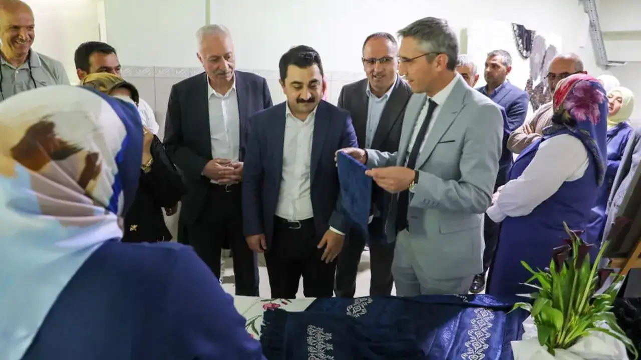 Bayburt’ta el emeği ürünler görücüye çıktı