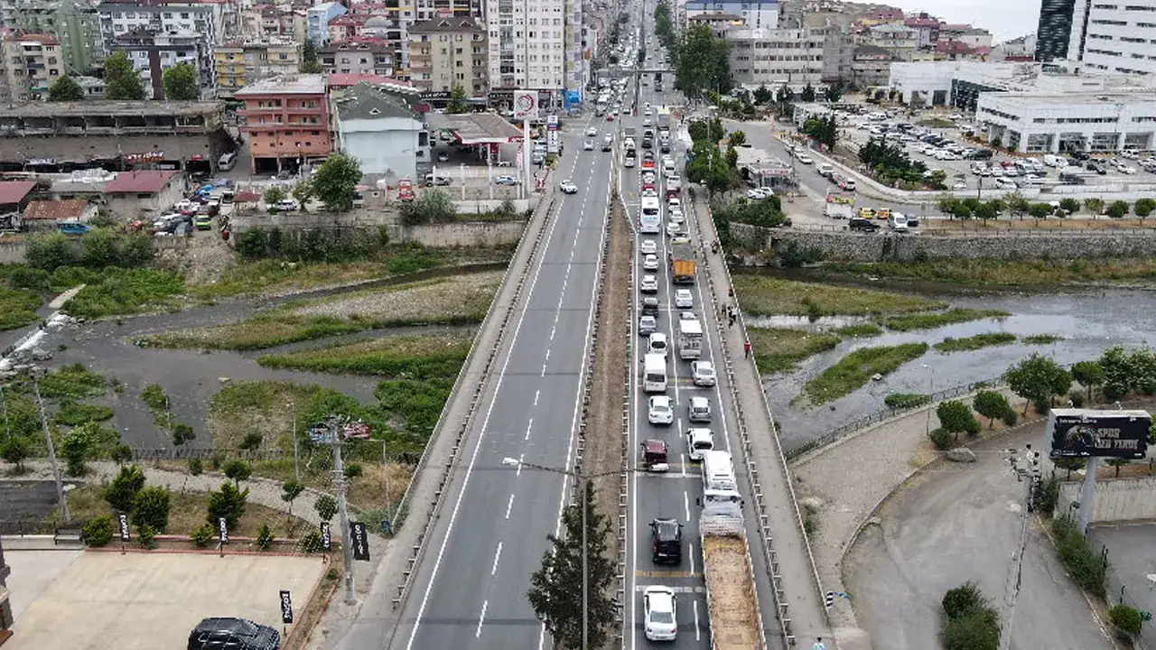 Akçaabat’ın kanayan yarasında ilk kazma vuruldu! Haçkalı Baba Kavşağı’nda çalışmalar başladı
