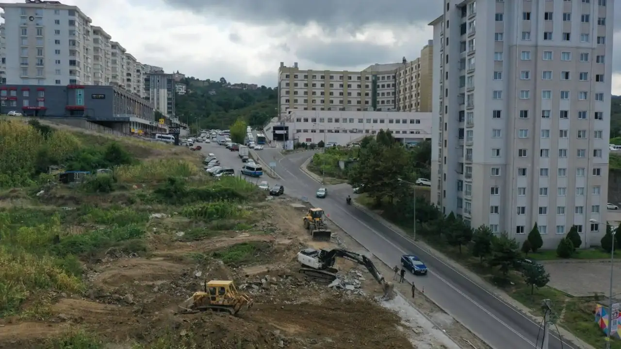 Kaşüstü Hastanesi yolu yetmiyor çıkışı! Proje Bakanlıkta rafa mı kalktı?