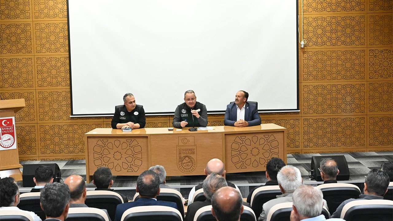 Bayburt’ta DSİ yatırımları muhtarlarla masaya yatı