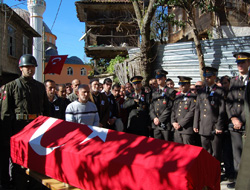 Rizeli asker toprağa verildi