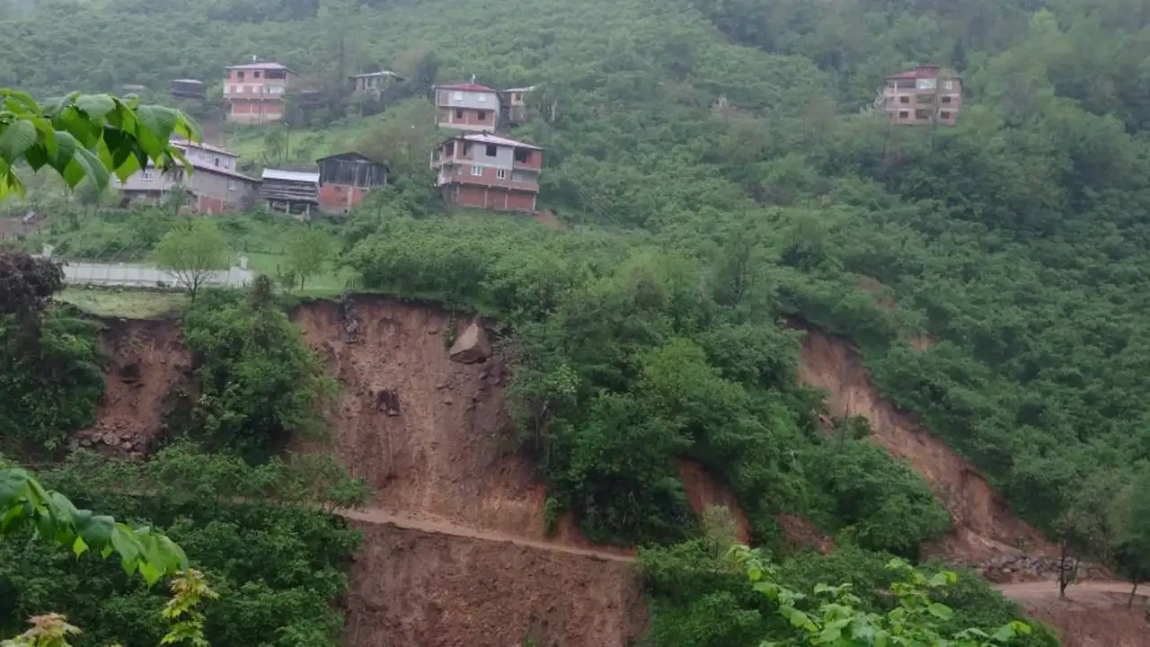 Bölgemizde heyelan alarmı! 68 konut tahliye edildi