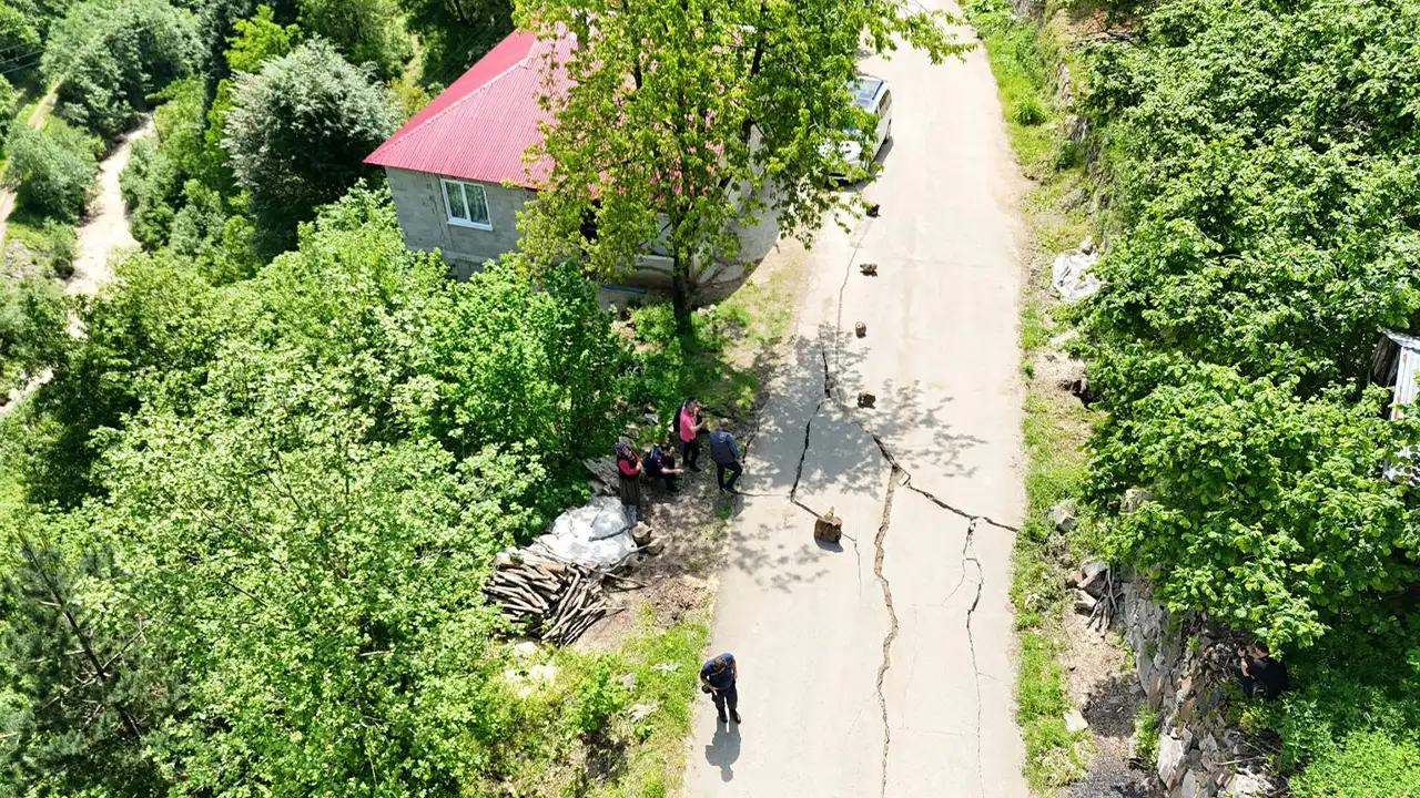 Giresun’da heyelan alarmı! 21 ev tahliye edildi