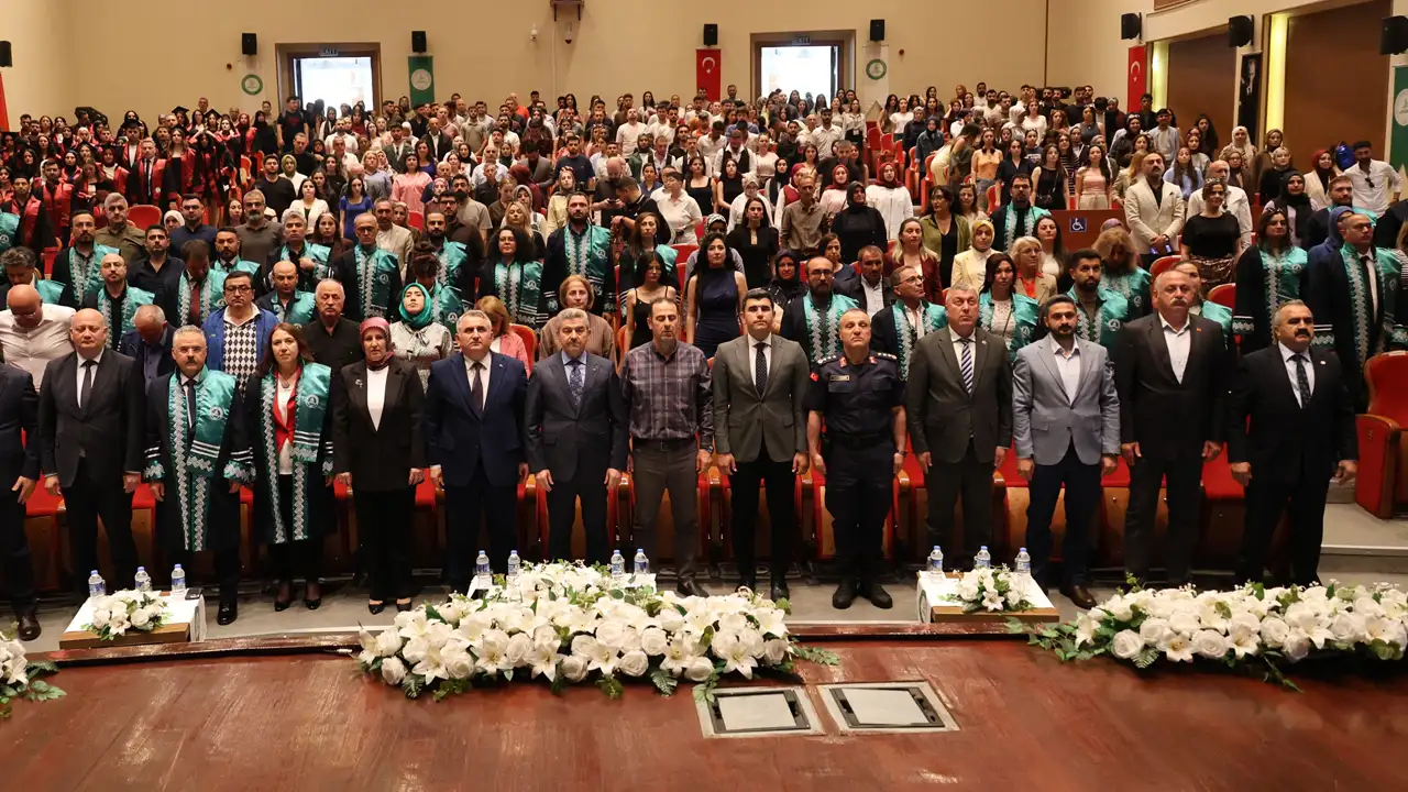 Artvin Çoruh Üniversitesinde mezuniyet heyecanı ya