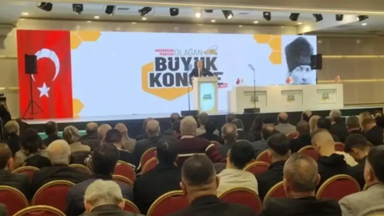 CHP'den sonra bir partiye daha mutlak butlan: Kurultay iptal edildi