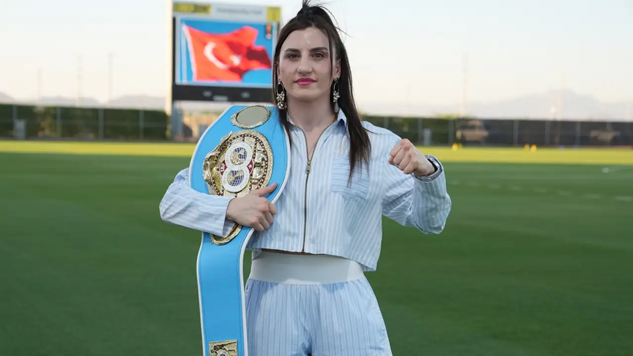 Hacıosmanoğlu’ndan Bayburtlu şampiyona övgü: “Cumh