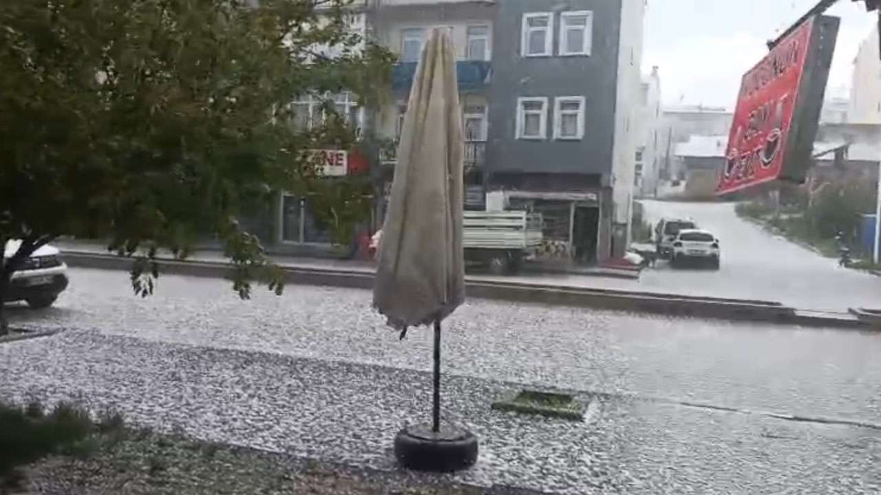 Demirözü’nde dolu yağışı etkili oldu