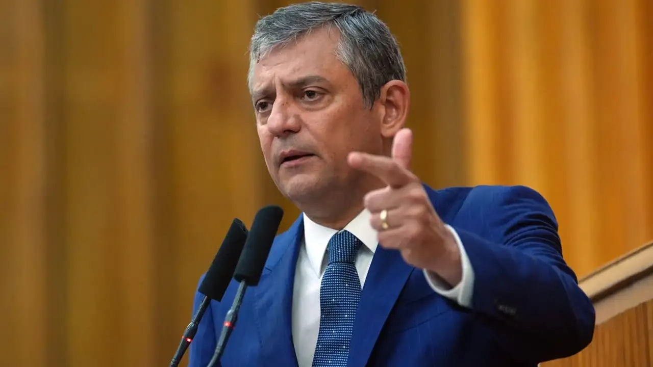 Özgür Özel ve ekibinden CHP Parti Meclisi'nden istifa etme kararı