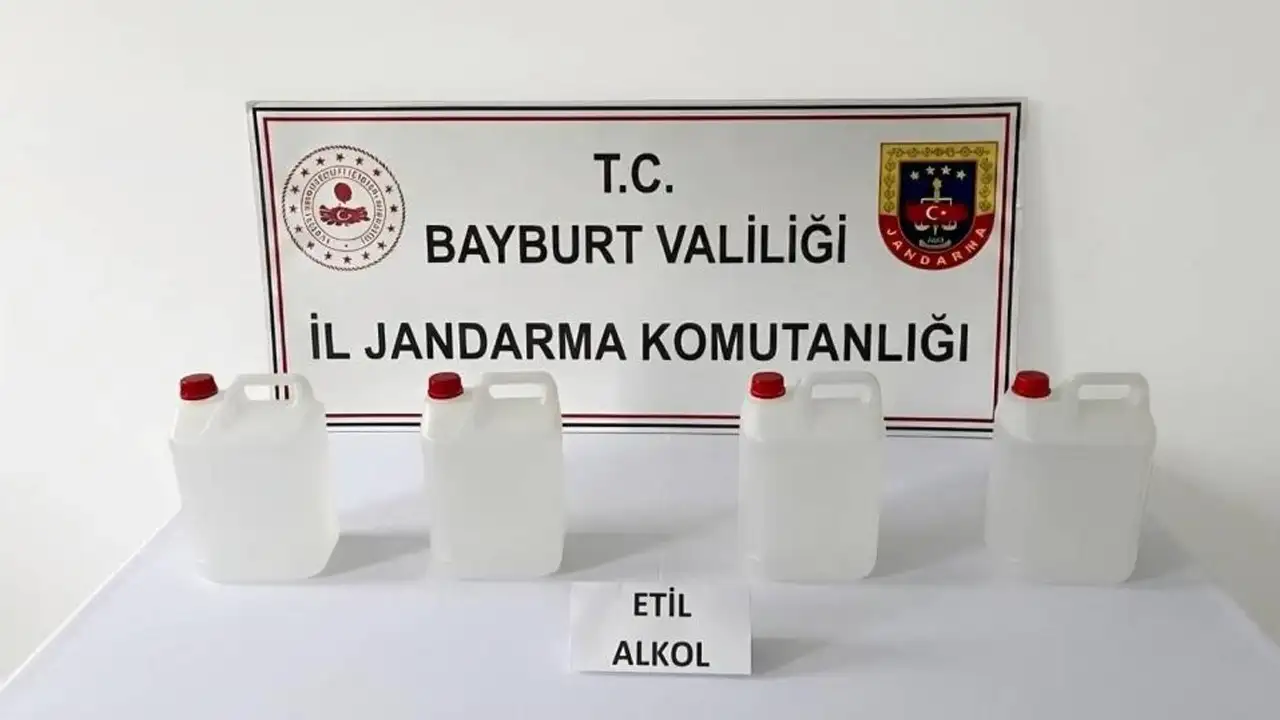 Bayburt’ta kaçak alkol operasyonu! 20 litre etil alkol ele geçirildi