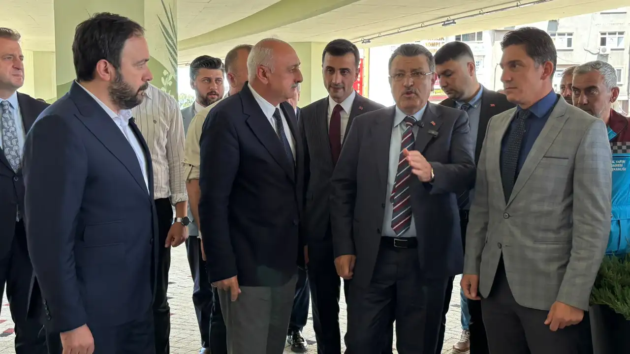 Başkan Genç Meydan’daki değişimi yerinde anlattı: “Burayı kaldırmak istiyoruz”