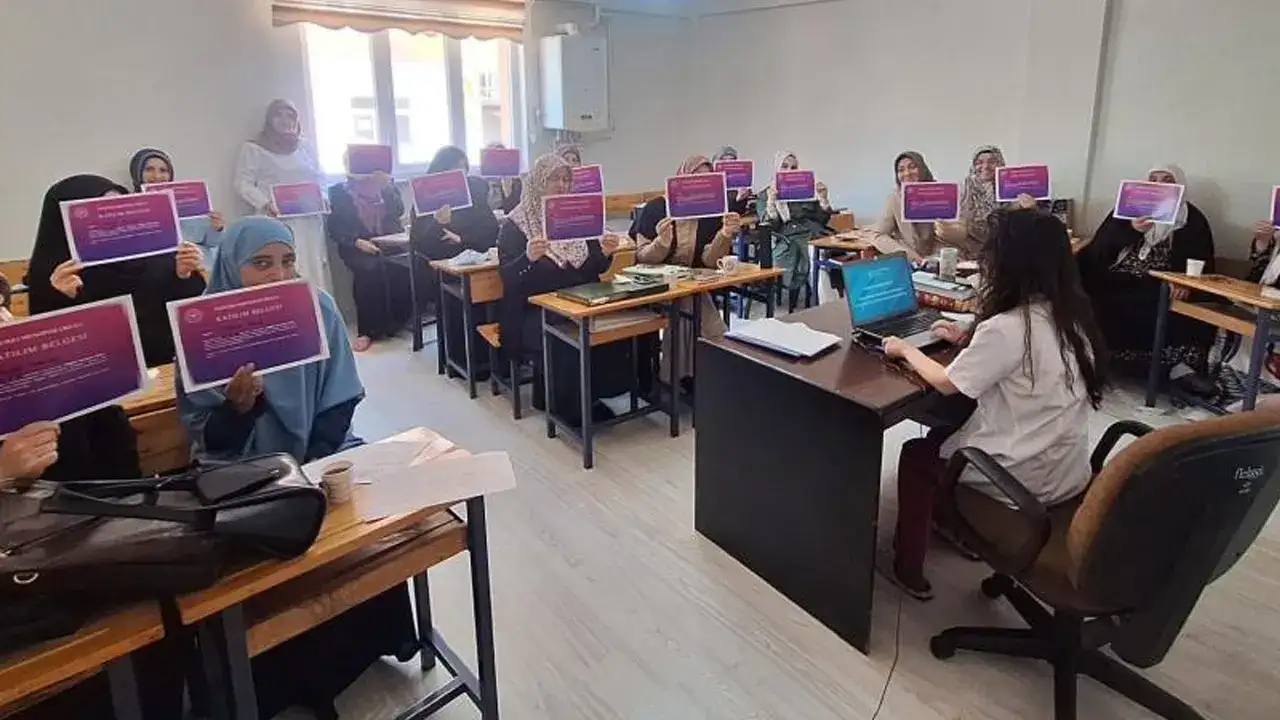 Bayburt’ta 120 kadına menopoz eğitimi verildi