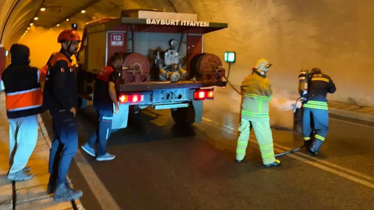 Bayburt’ta tünel personeline yangın eğitimi ve tatbikat