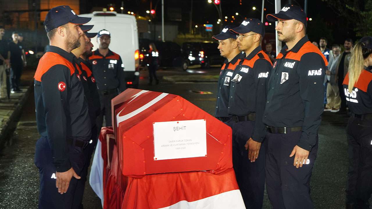 Görevi başında yaşamını yitiren AFAD personeline son görev