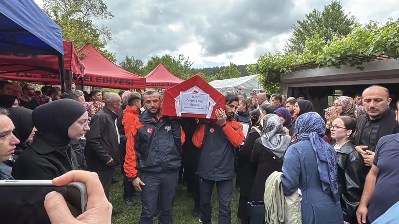 Rize’de görev başında hayatını kaybetmişti! Gözyaşlarıyla uğurlandı
