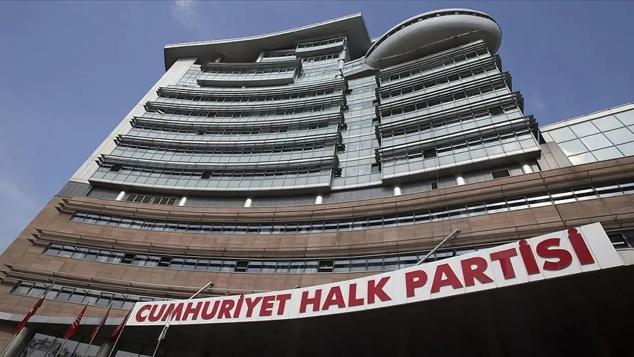 74 CHP il başkanı imzalarla genel merkezde