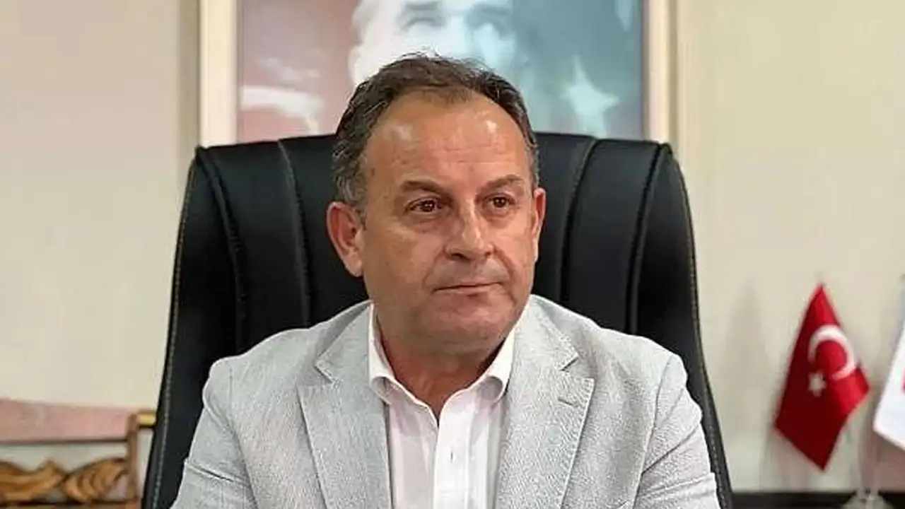 Başkan Bak'tan Genel Merkez önünden mesajını verdi! "Kurultay kararı istiyoruz"