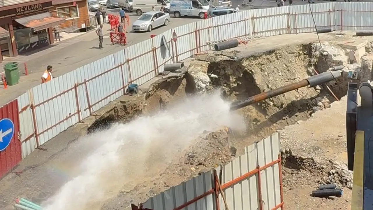 Rize’de köprü çalışmasında su hattı patladı! 14 mahalle susuz kaldı
