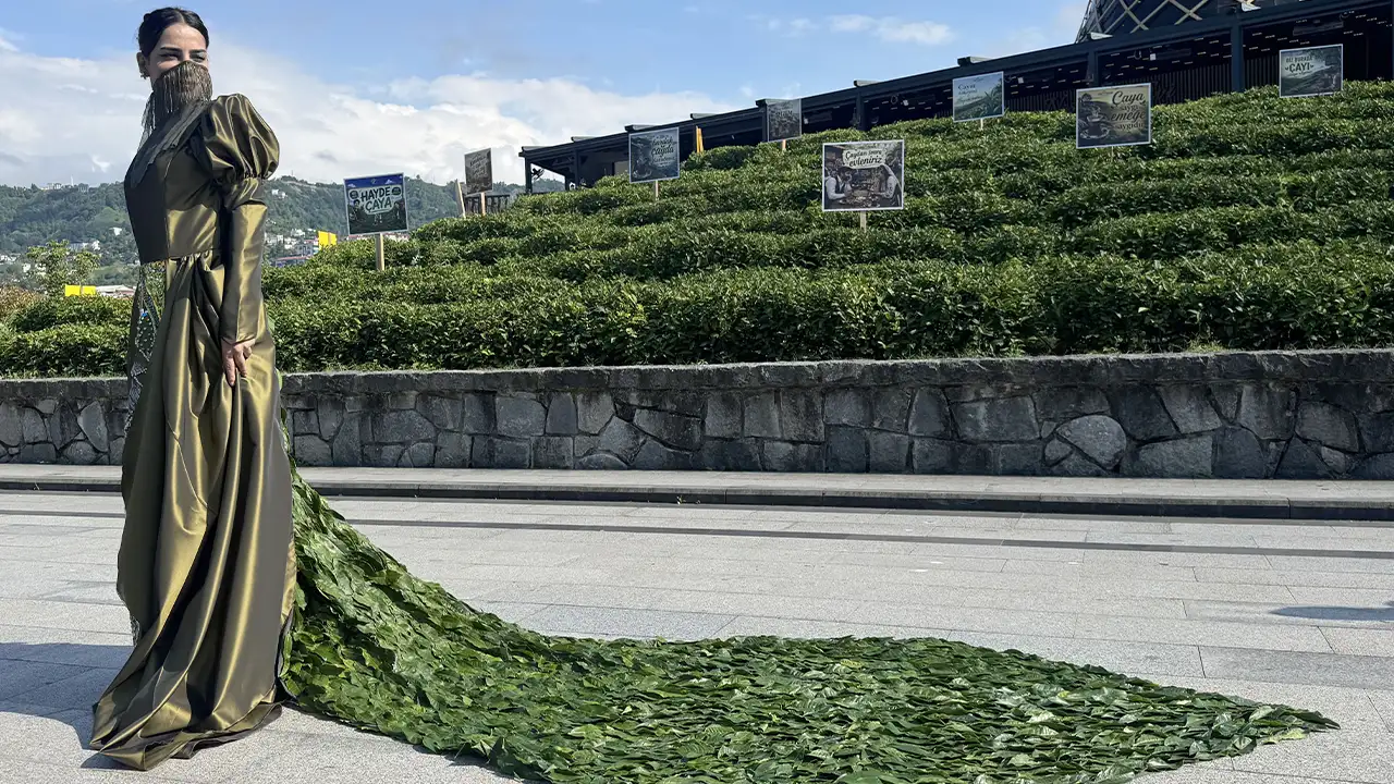 Rize'de çay yapraklarından elbise tasarladı! Guinness'e başvurdu