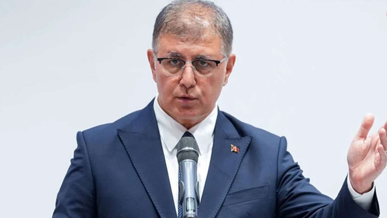 İzmir Büyükşehir Belediye Başkanı Cemil Tugay CHP'den istifa etti