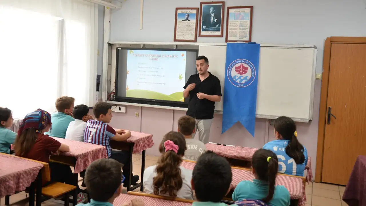 Trabzon’da 484 öğrenciye akran nezaketi eğitimi
