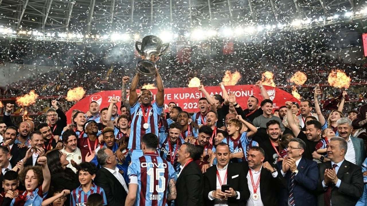 Trabzonspor'da yeni sezon planı netleşiyor! Hedef üç kulvarda yarışmak