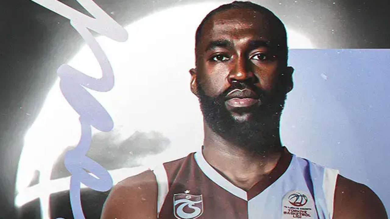 Trabzonspor'da sürpriz gelişme! Başarılı sporcuyla 1 yıl daha sözleşme uzatıldı