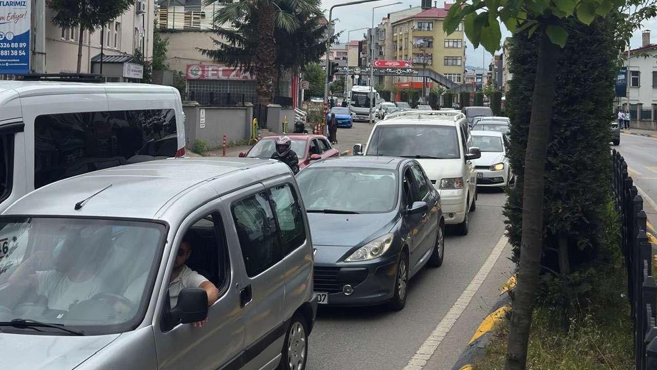 Trabzon'da YKS yoğunluğu! Trafik ekipleri seferber oldu