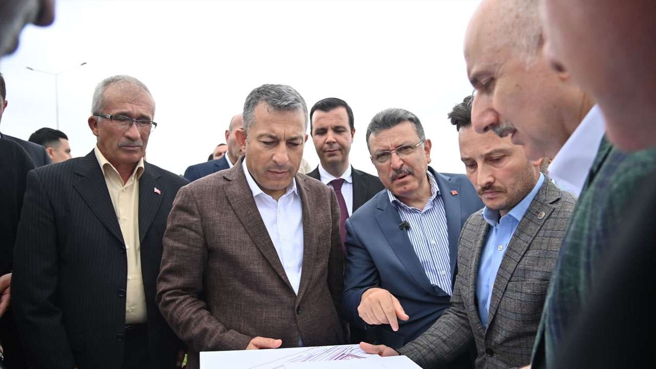 Beşikdüzü'nde yatırım ve proje mesaisi! Parklar açıldı, yeni projeler masaya yatırıldı