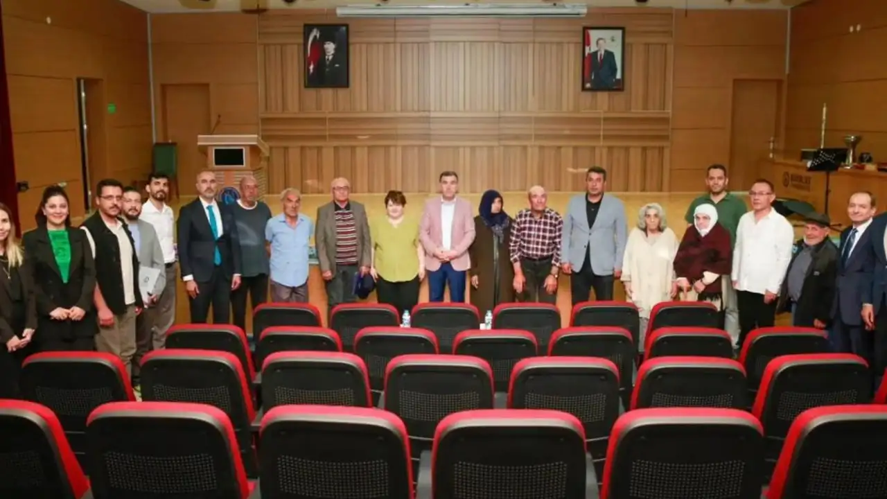 Bayburt’ta Tazelenme Üniversitesi’nin ilk mezunları belgelerini aldı