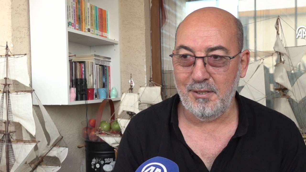 Şehit babası acısını gemi maketi yaparak dindirmeye çalışıyor