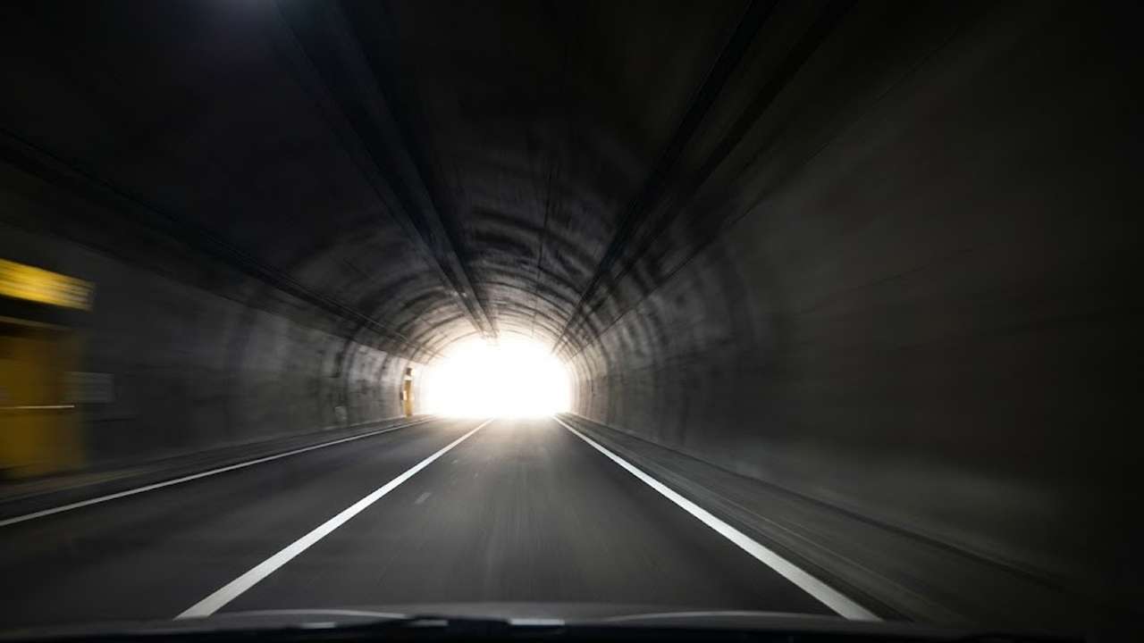 Trabzon'da ilginç yol! Sabah açılıyor, akşam kapanıyor