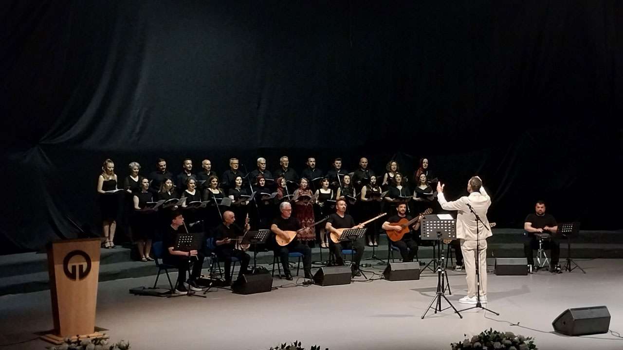 Mimar Sinan Ortaokulu'ndan sanat dolu yıl sonu konseri