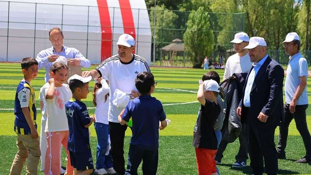 Bayburt Arpalı'da çocuklar oyun ve sporla buluştu